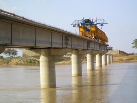le pont de madina ndiathbe en construction