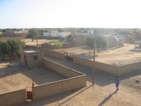 Vue a�rienne du village de Madina Ndiathb�